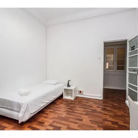 Houze Spacious 9 Bedroom Flat In Central Lisbon Lisbon